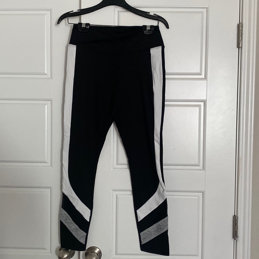 Victoria Secrets: PINK leggings!